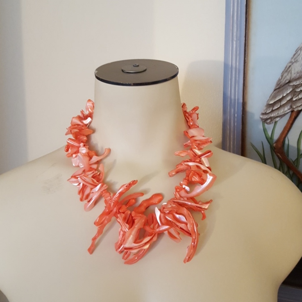 Coral like summer necklace